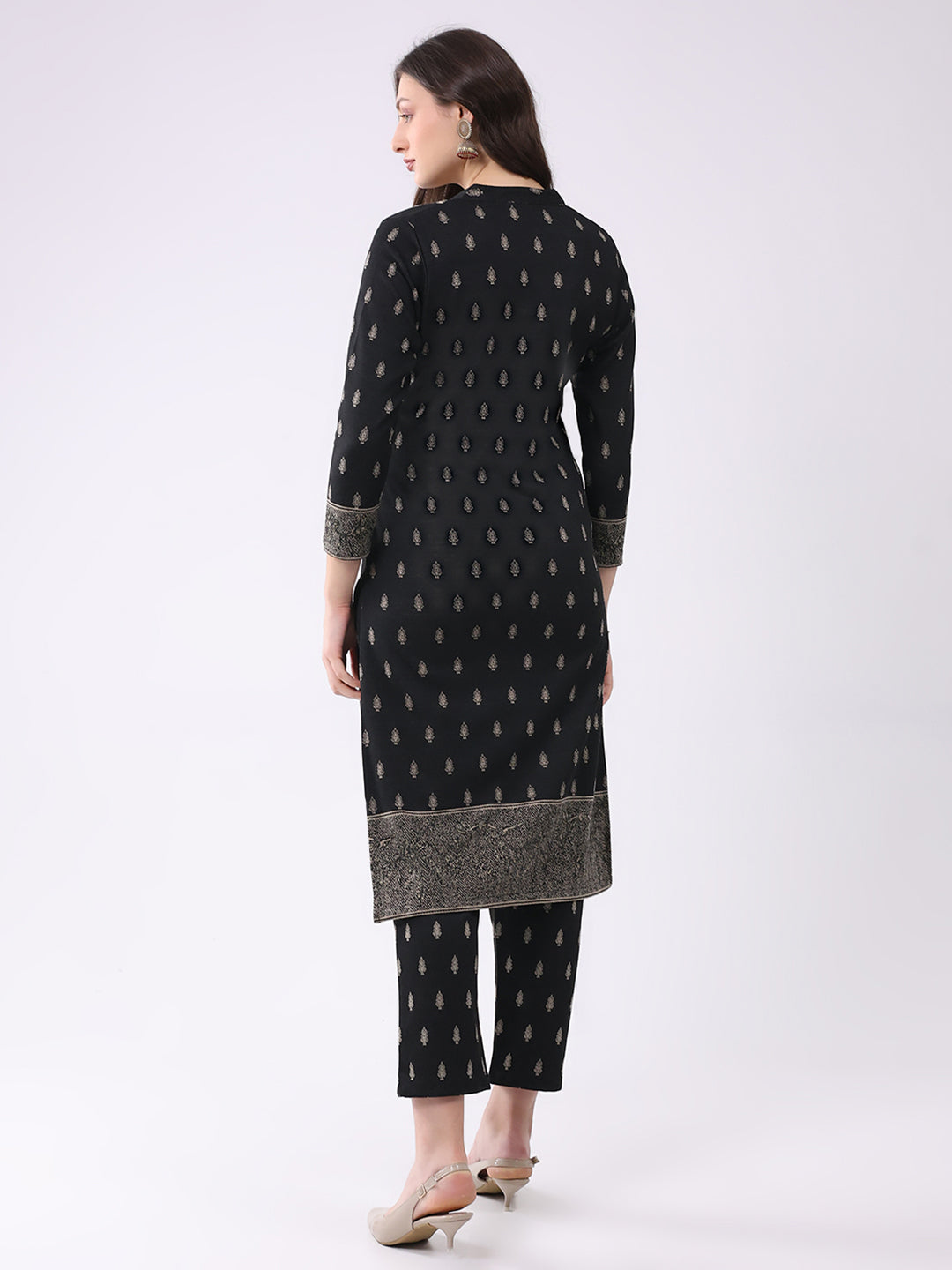 Women Black Printed Round Neck Full Sleeve Kurti Set for Winter