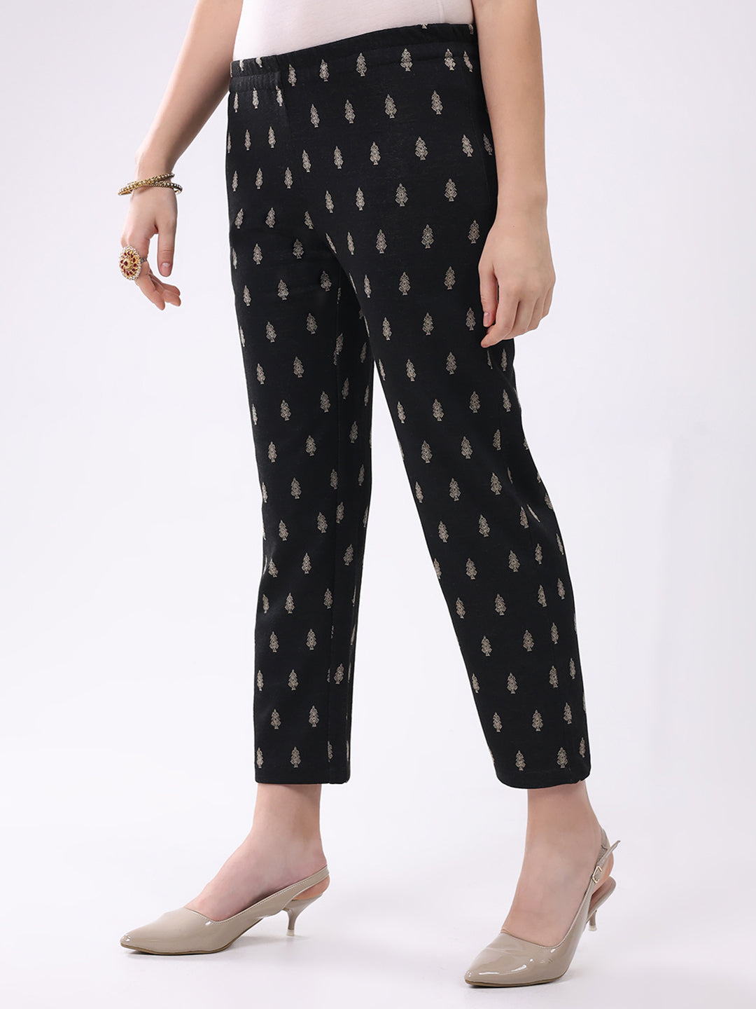 Women Black Printed Round Neck Full Sleeve Kurti Set for Winter