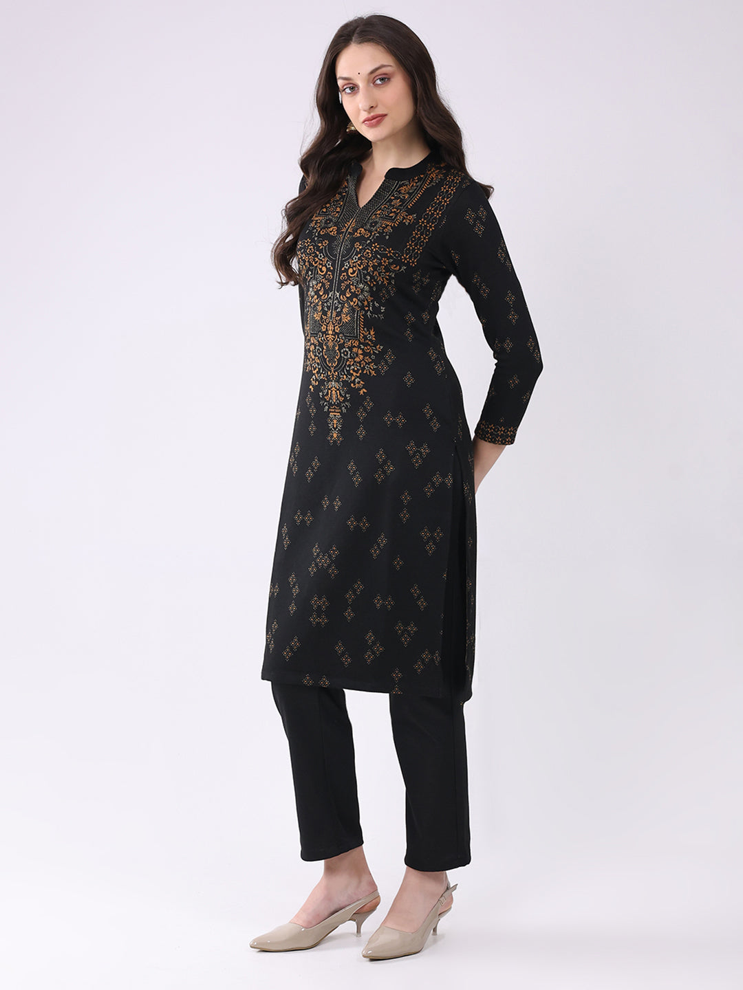 Women Black Printed Round Neck Full Sleeve Winter Kurti