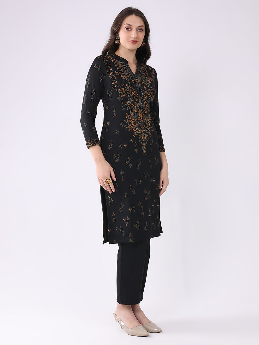 Women Black Printed Round Neck Full Sleeve Winter Kurti