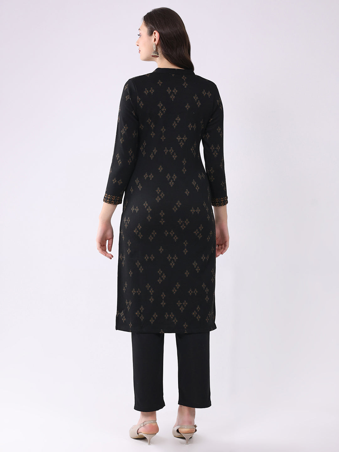 Women Black Printed Round Neck Full Sleeve Winter Kurti