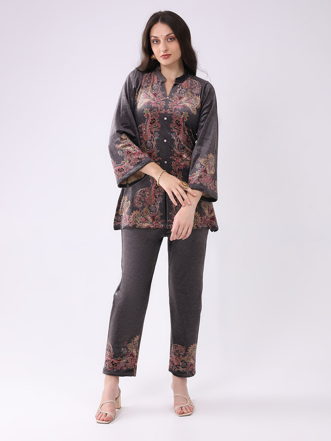 Women Grey Printed Round Neck Full Sleeve Kurti Set for Winter