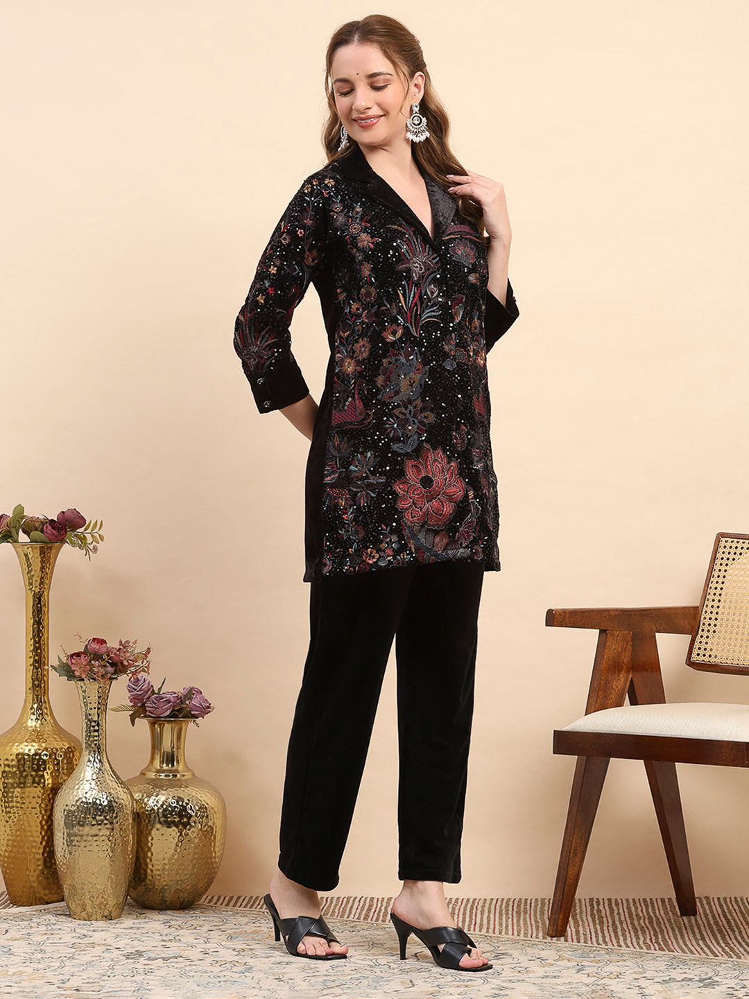 Women Black Printed V Neck Full Sleeve Kurti Set for Winter