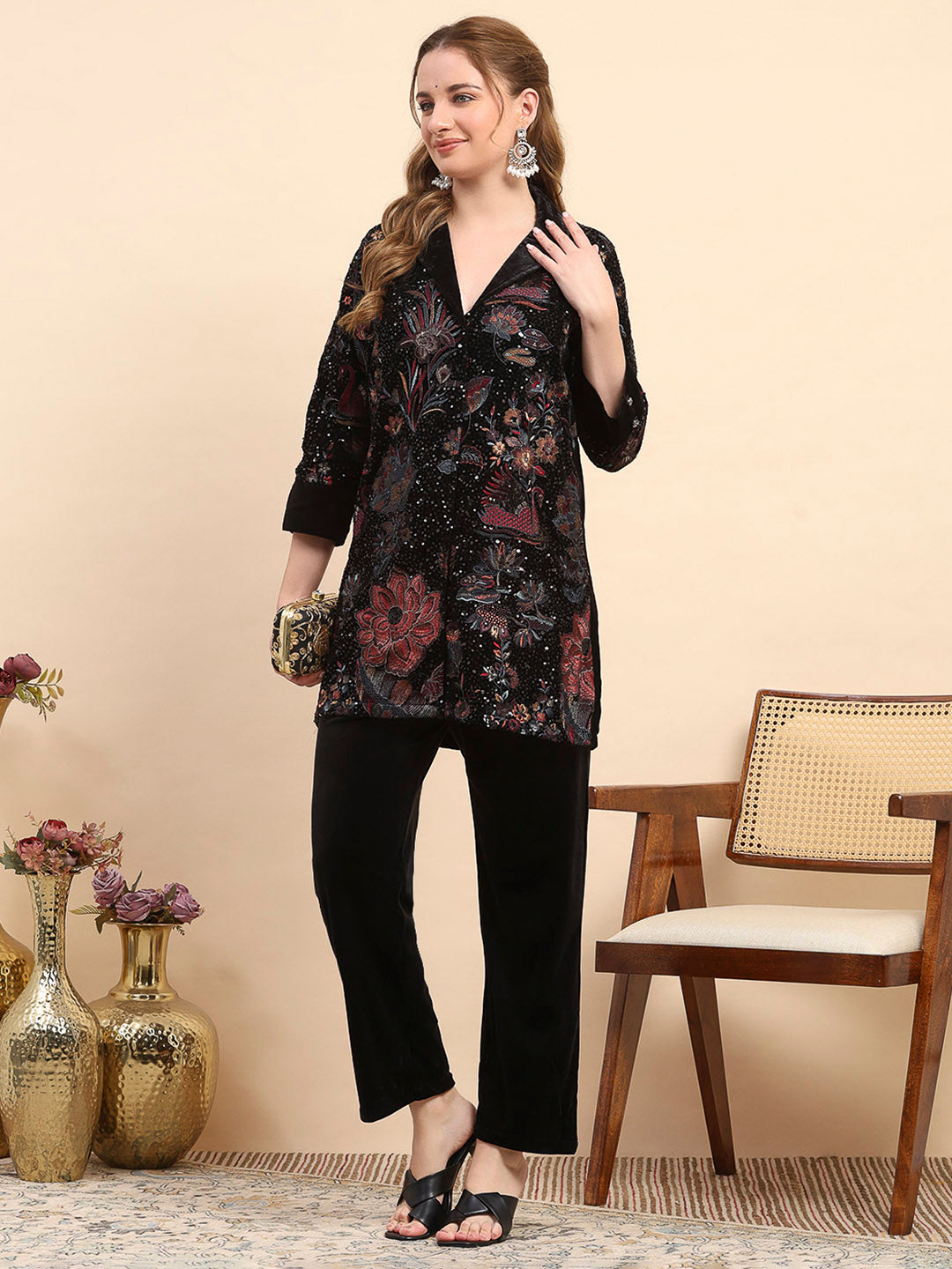 Women Black Printed V Neck Full Sleeve Kurti Set for Winter