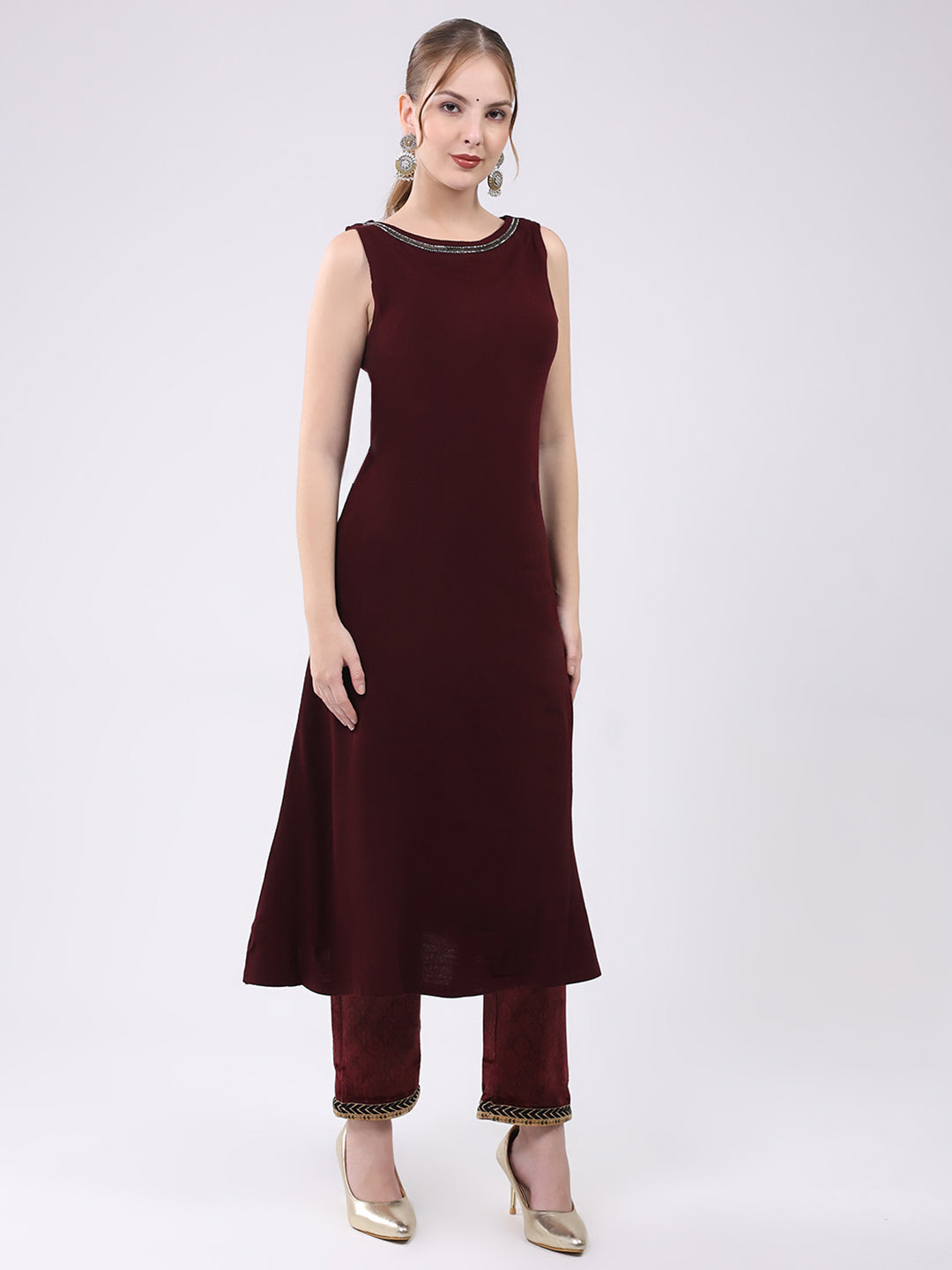 Women Maroon Printed Round Neck Sleeveless Kurti with Shrug (2 Pc set)