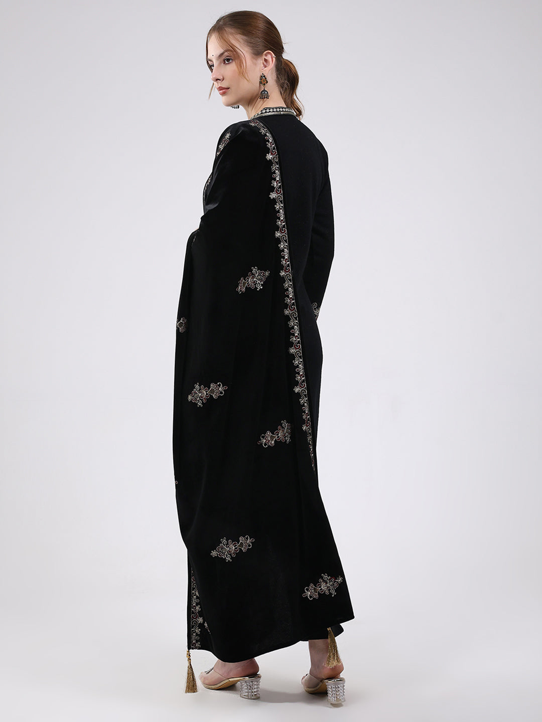 Women Black Printed Round Neck Full Sleeve Kurti Set for Winter