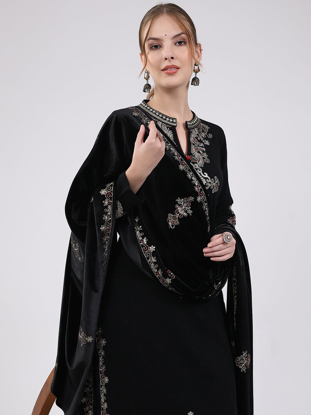 Women Black Printed Round Neck Full Sleeve Kurti Set for Winter