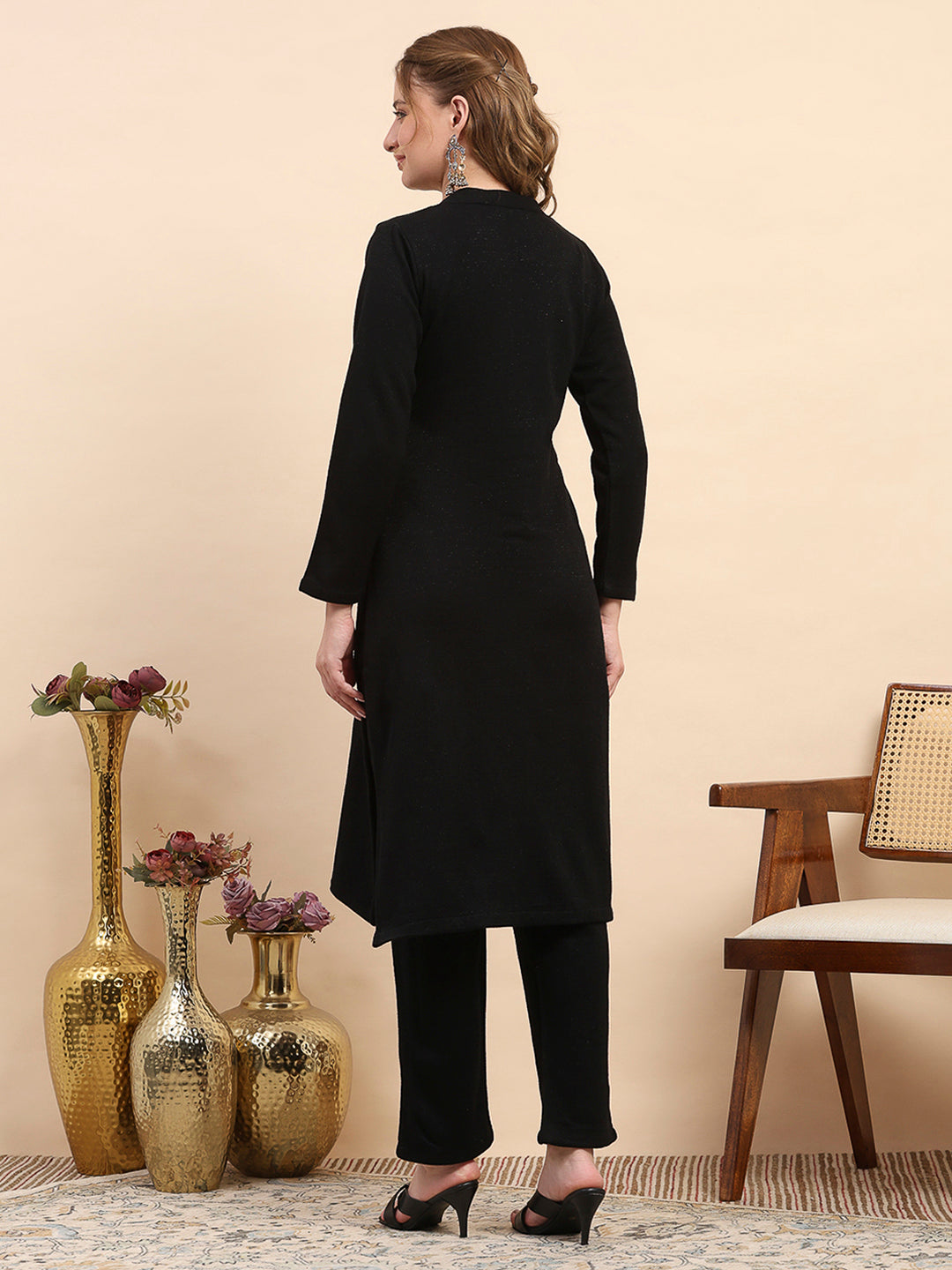Women Black Printed Round Neck Full Sleeve Kurti Set for Winter