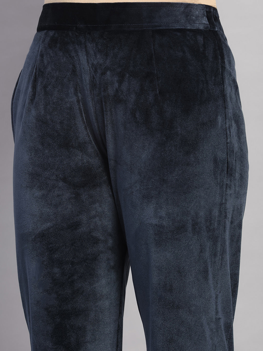 Women Grey Printed Round Neck Full Sleeve 3 Pc Kurti Set for Winter