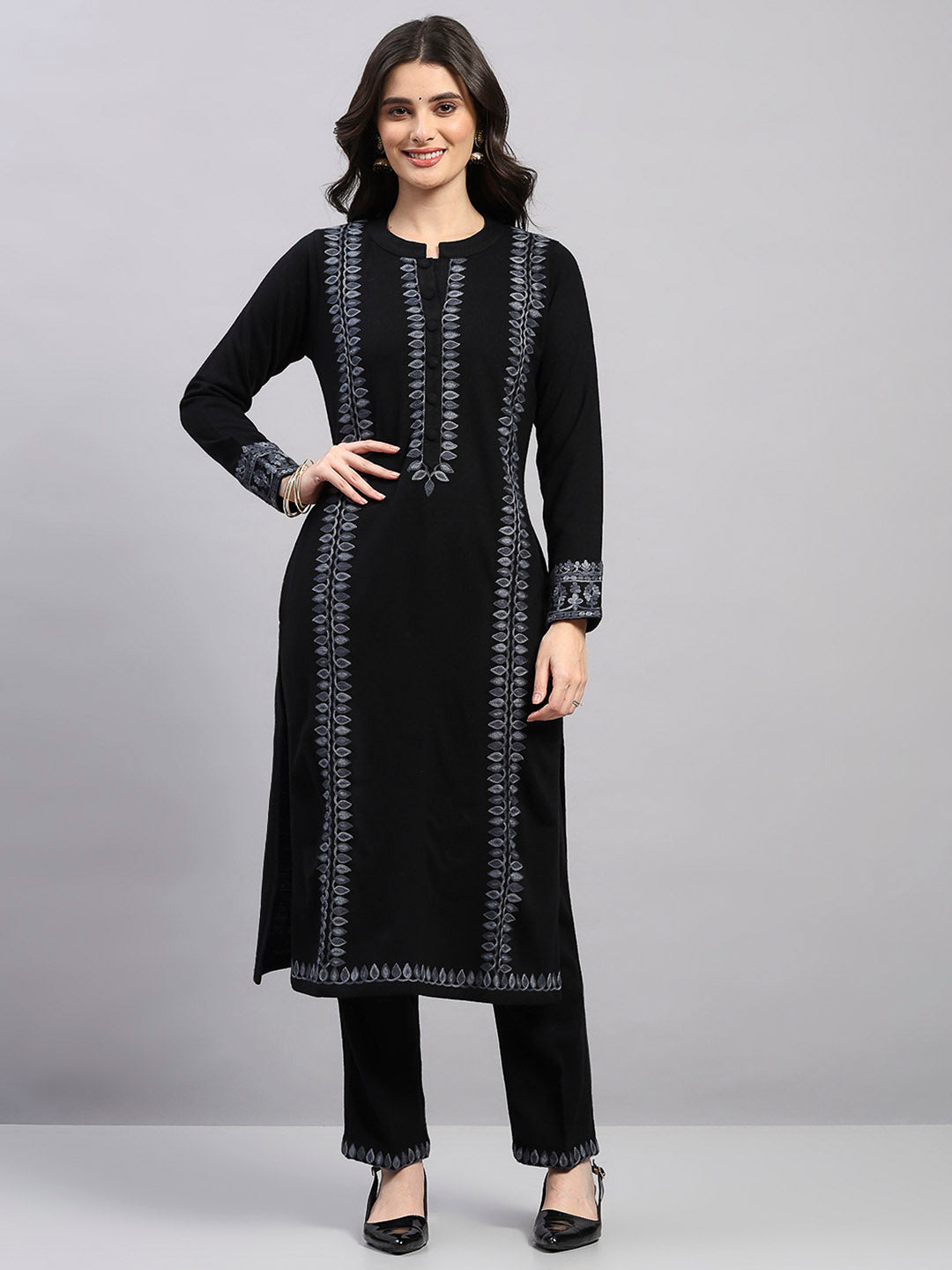 Women Black Printed Round Neck Full Sleeve Kurti Set for Winter