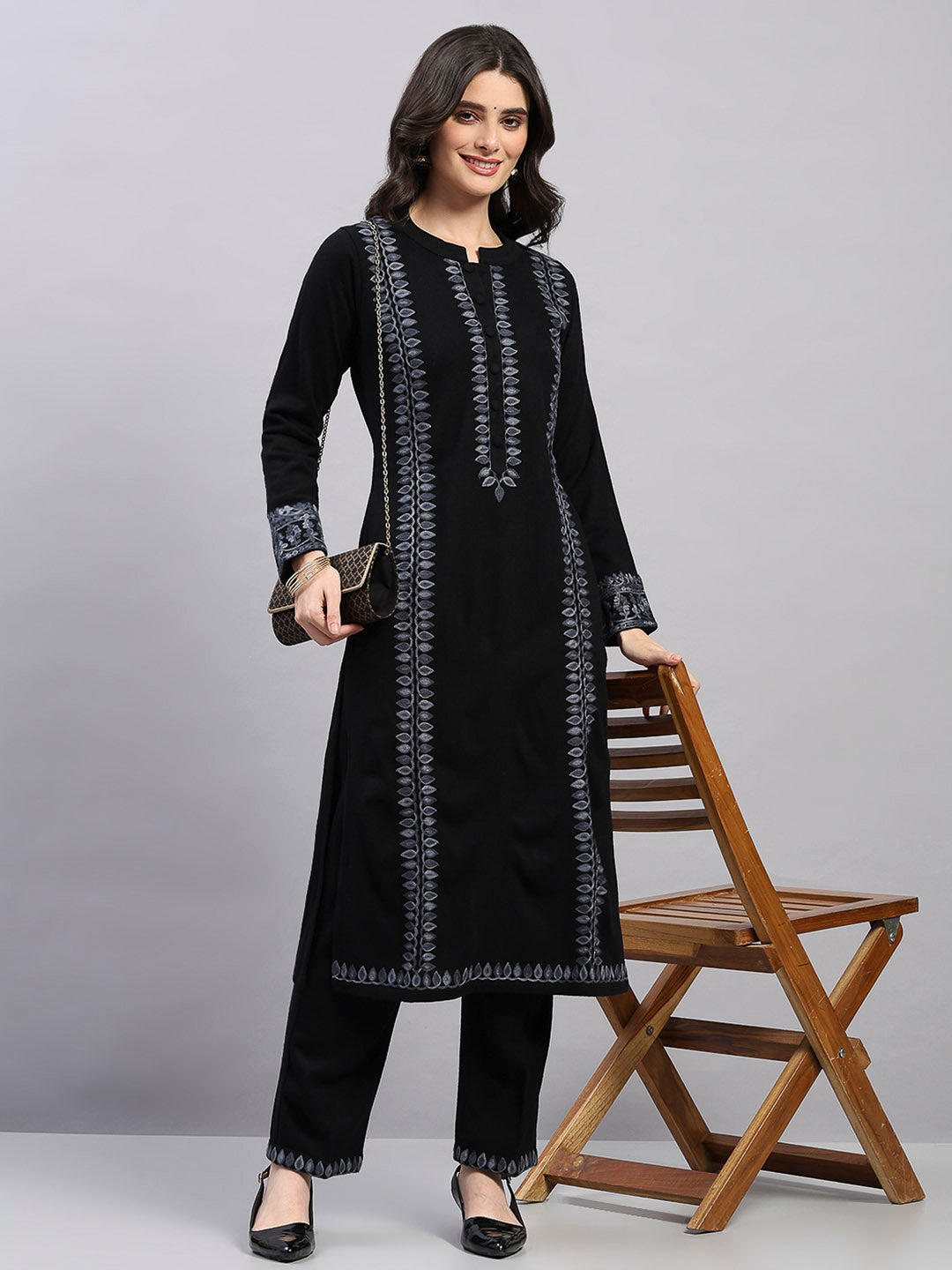 Women Black Printed Round Neck Full Sleeve Kurti Set for Winter