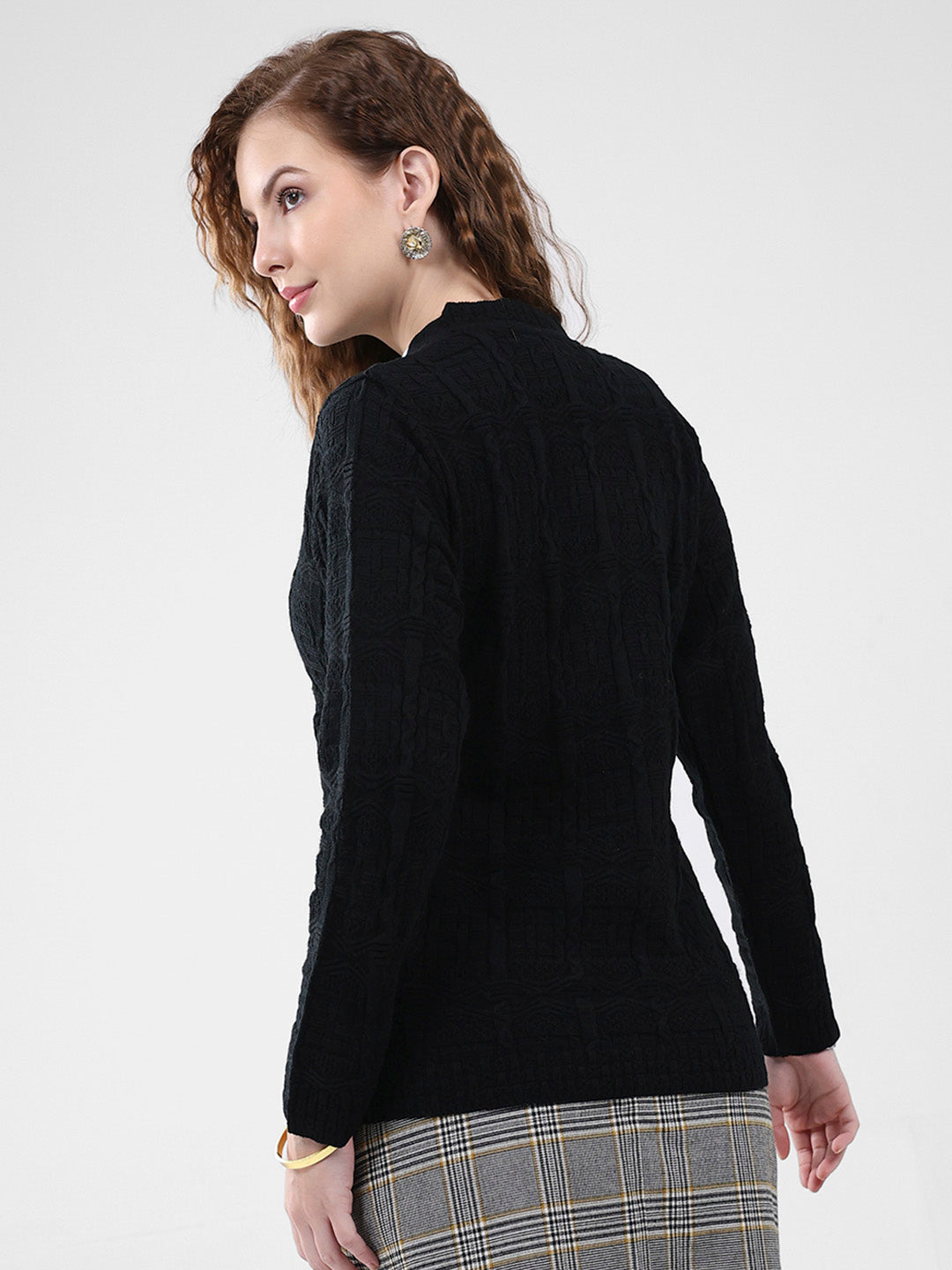 Women Black Self Design V Neck Full Sleeve Cardigan