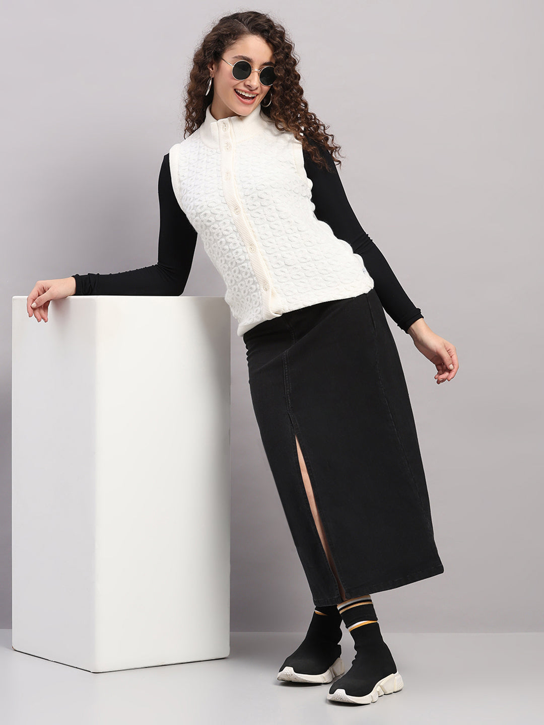 Women White Self Design V Neck Sleeveless Cardigan