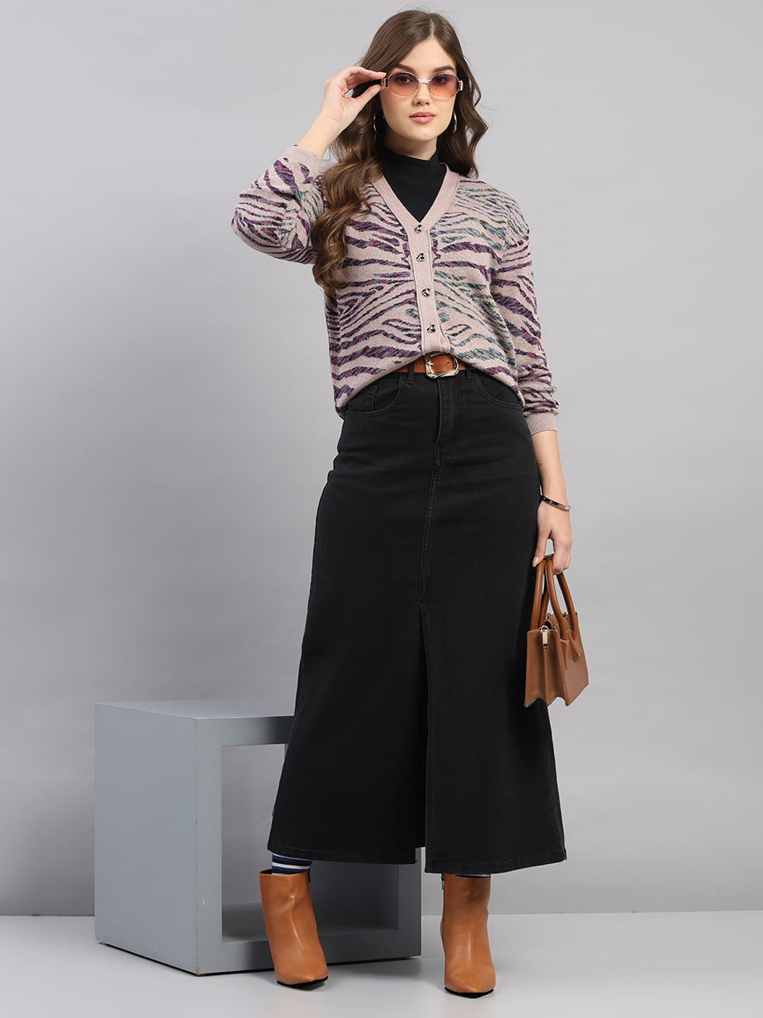 Women Pink Self Design V Neck Full Sleeve Cardigan