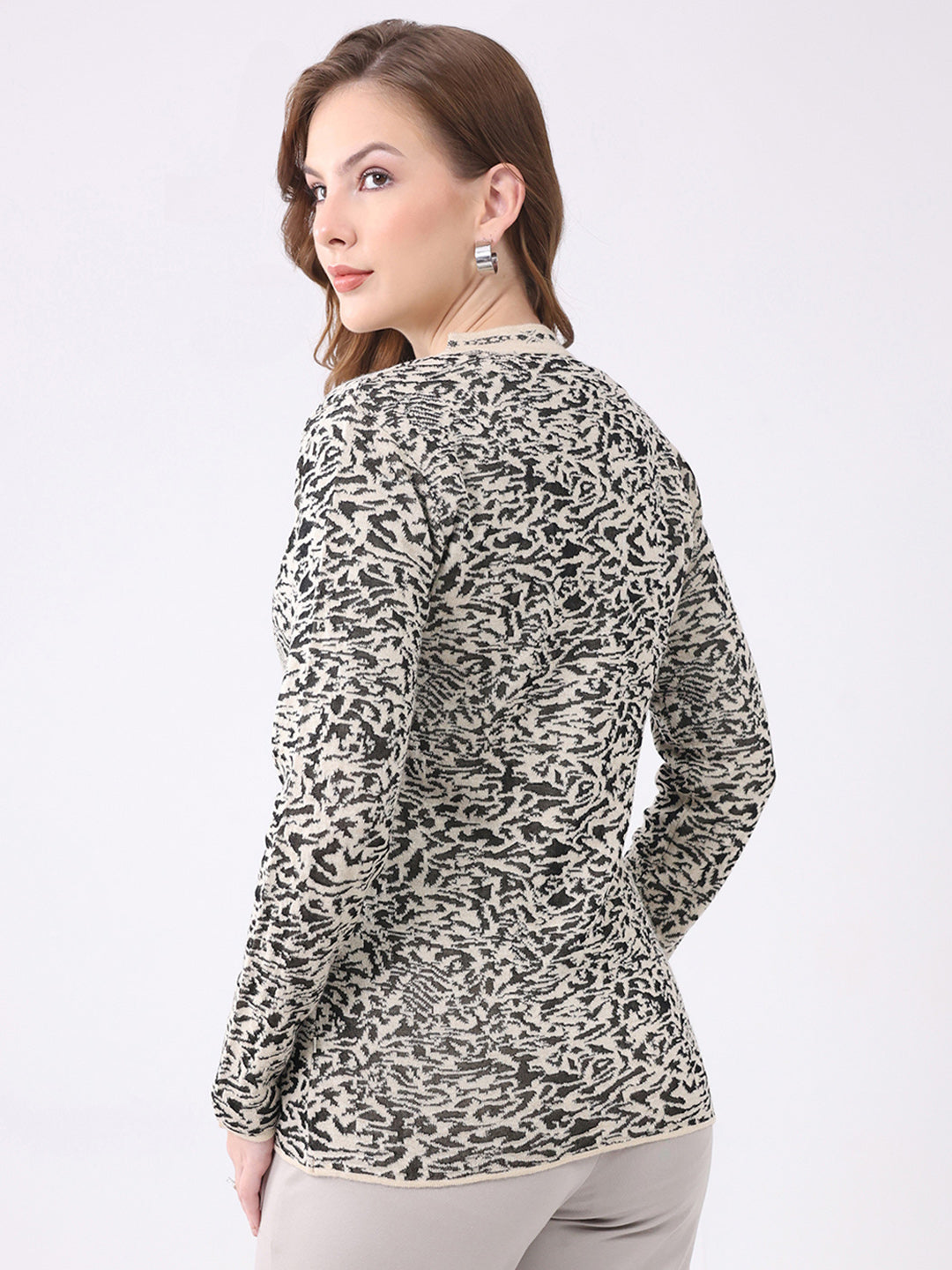 Women Black Self Design V Neck Full Sleeve Cardigan