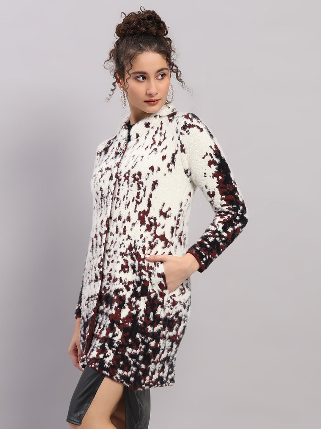 Women Multicolor Self Design Round Neck Full Sleeve Knitted Coat