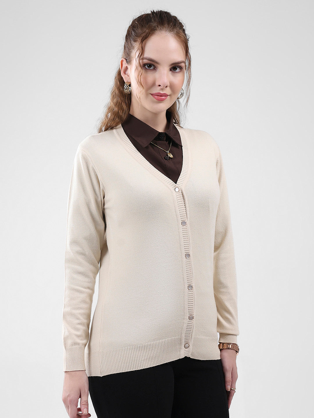 Women Beige Solid V Neck Full Sleeve Cardigan