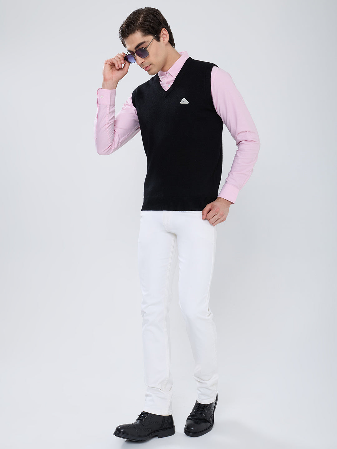 Men Black Solid V Neck Sleeveless Sweater