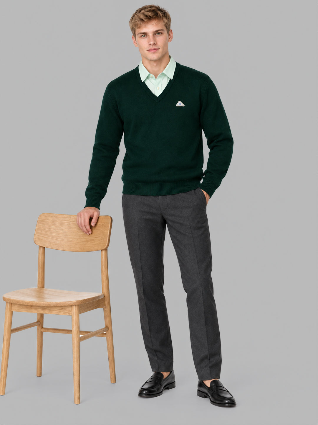 Men Green Solid V Neck Full Sleeve Pullover