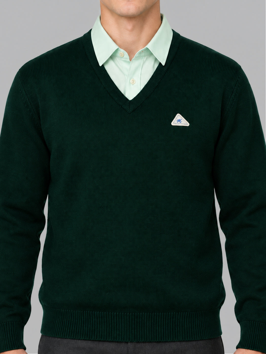 Men Green Solid V Neck Full Sleeve Pullover