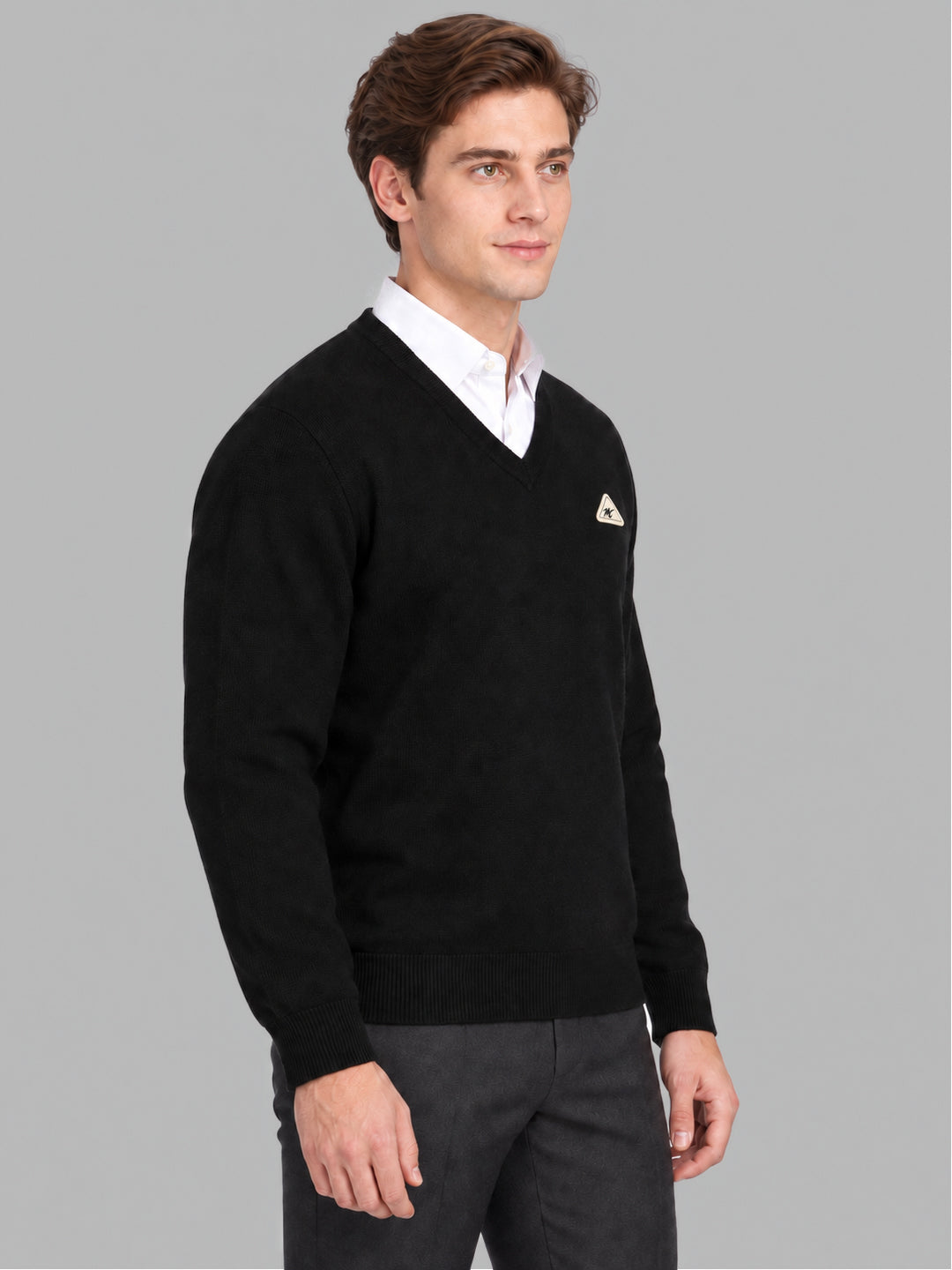 Men Black Solid V Neck Full Sleeve Pullover