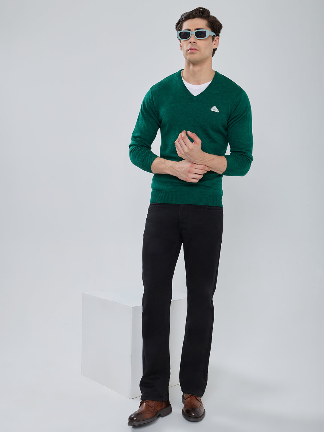 Men Green Solid V Neck Full Sleeve Pullover