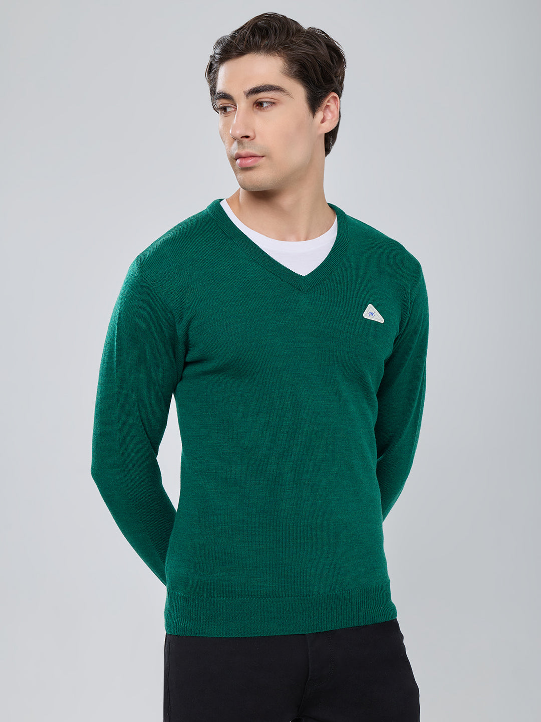 Men Green Solid V Neck Full Sleeve Pullover
