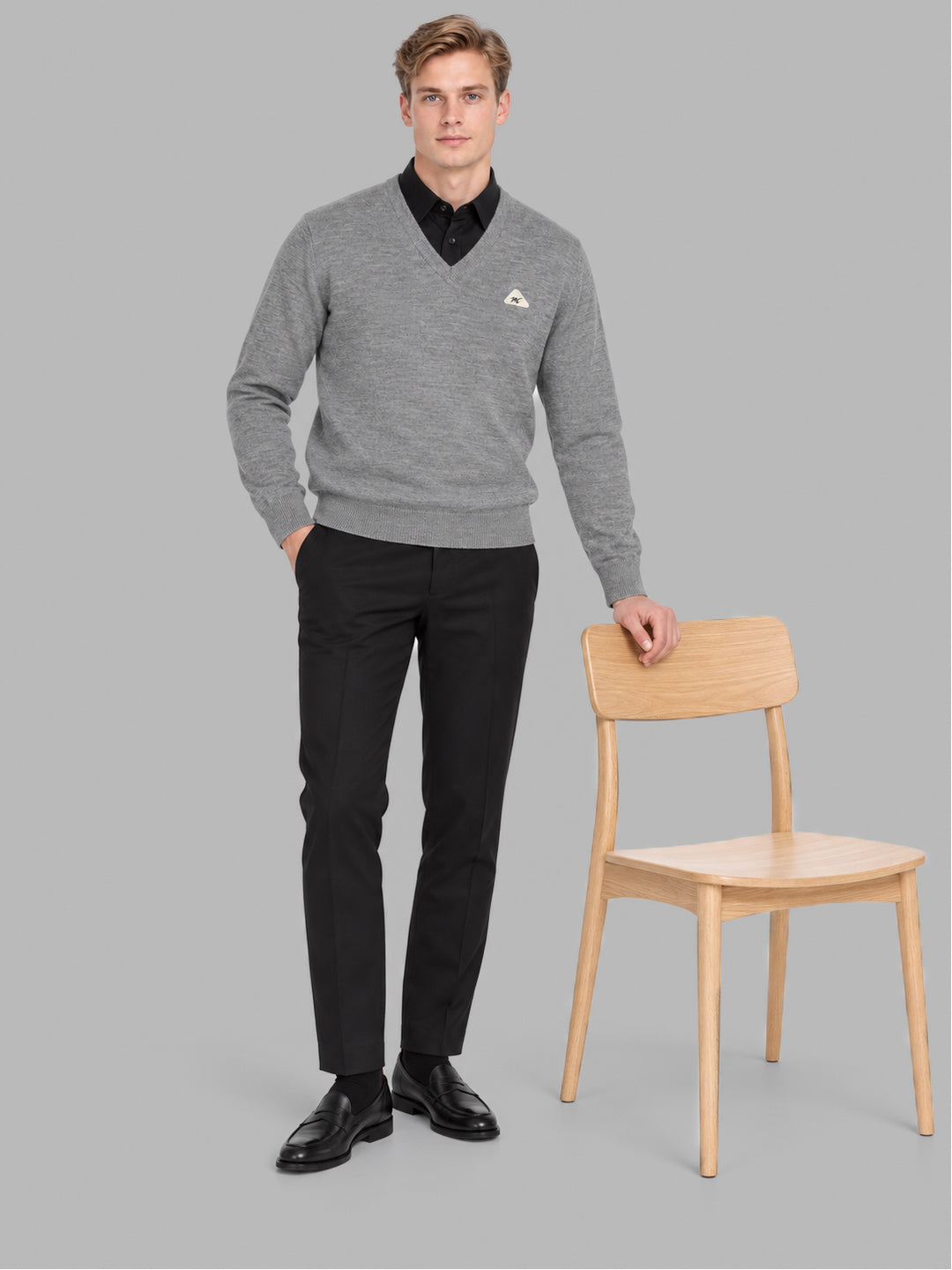 Men Grey Solid V Neck Full Sleeve Pullover