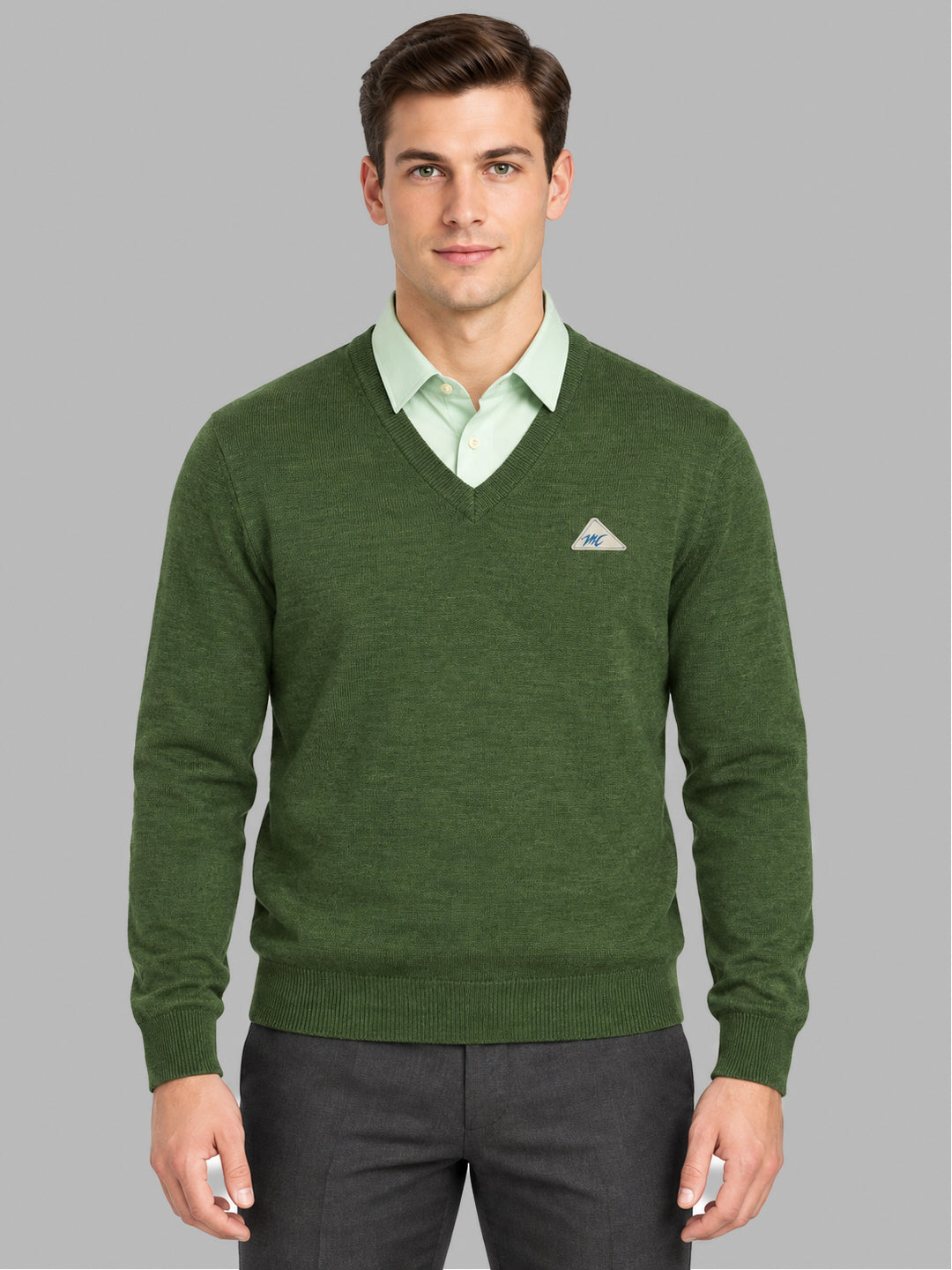 Men Green Solid V Neck Full Sleeve Pullover