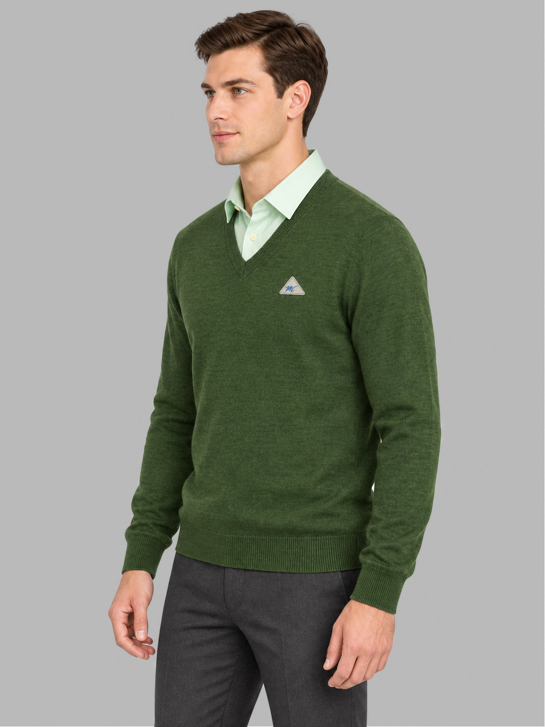 Men Green Solid V Neck Full Sleeve Pullover