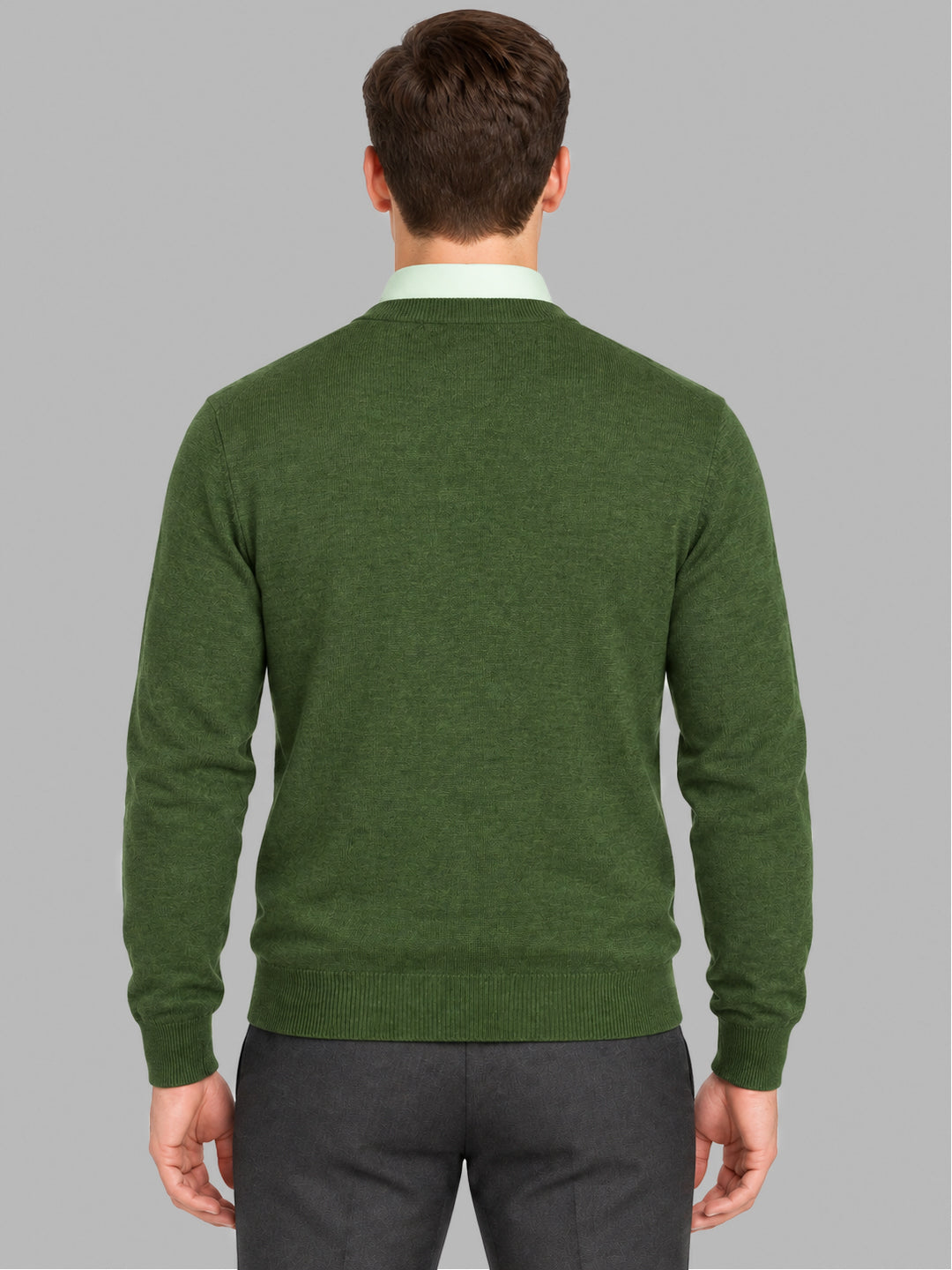 Men Green Solid V Neck Full Sleeve Pullover