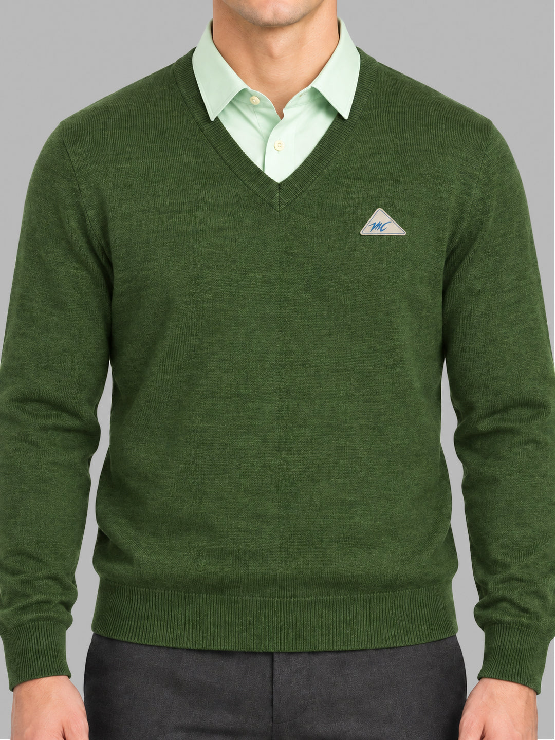 Men Green Solid V Neck Full Sleeve Pullover
