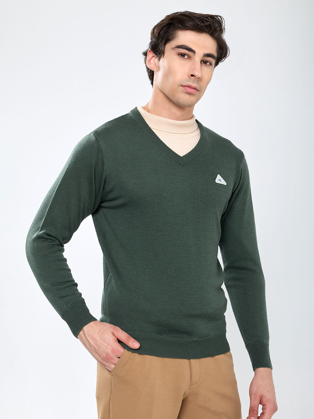Men Olive Solid V Neck Full Sleeve Pullover