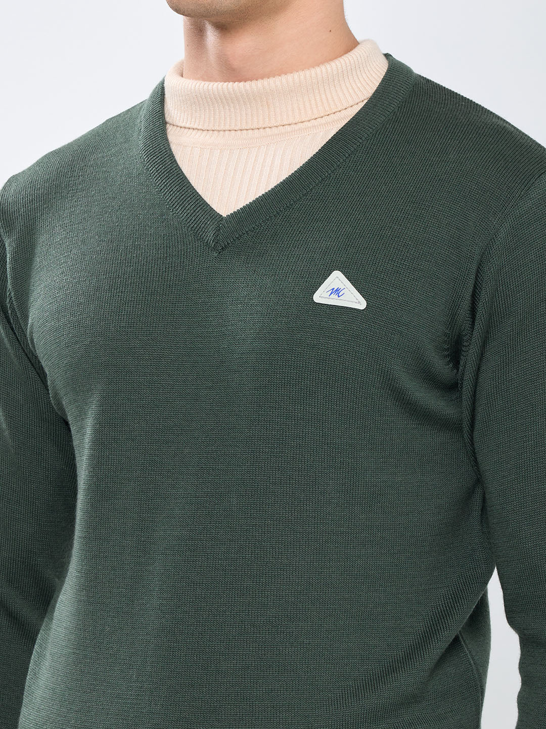 Men Olive Solid V Neck Full Sleeve Pullover