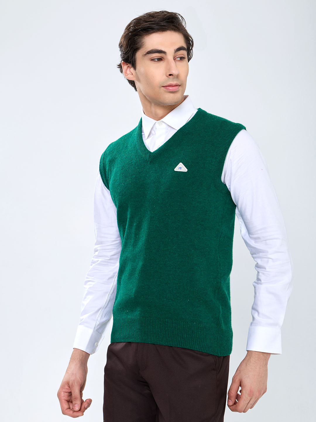 Men Green Solid V Neck Sleeveless Sweater