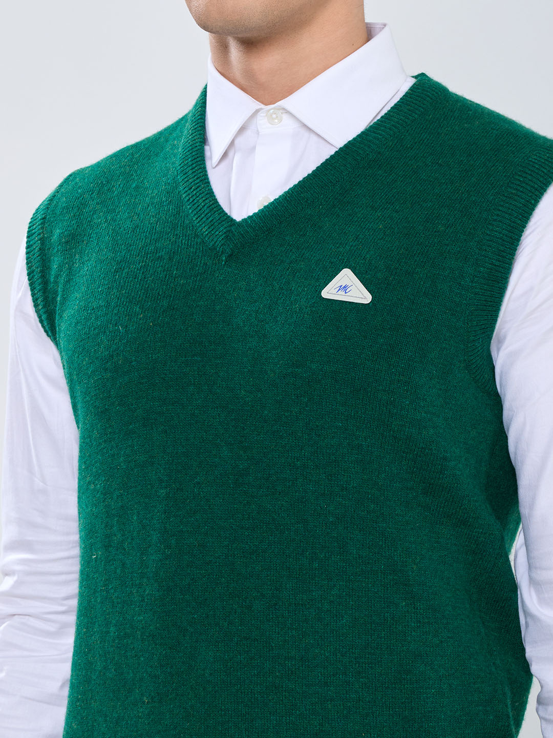 Men Green Solid V Neck Sleeveless Sweater