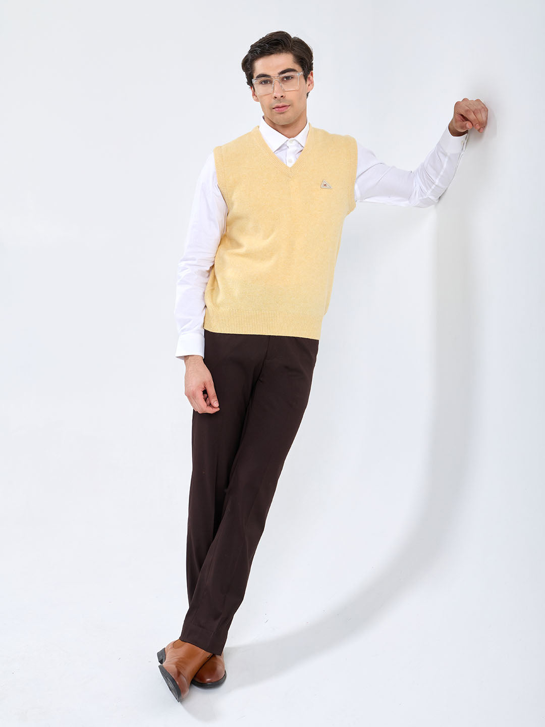 Men Yellow Solid V Neck Sleeveless Sweater