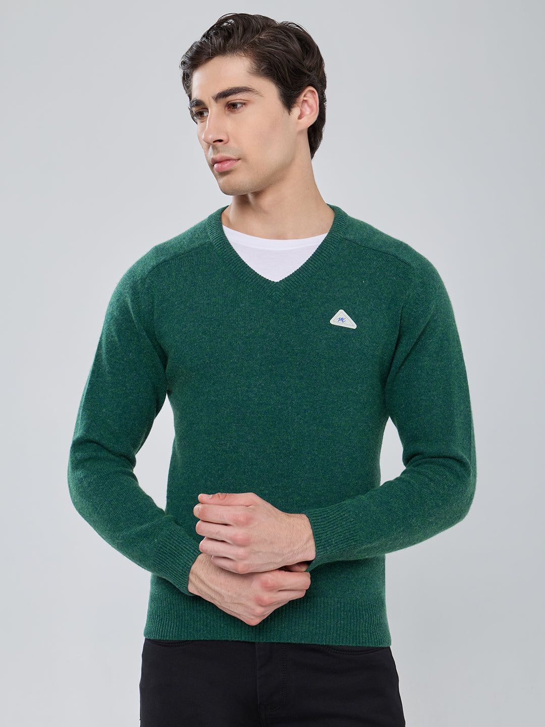 Men Green Solid V Neck Full Sleeve Pullover