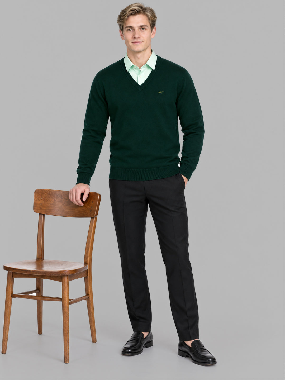 Men Bottle Green Solid V Neck Full Sleeve Pullover