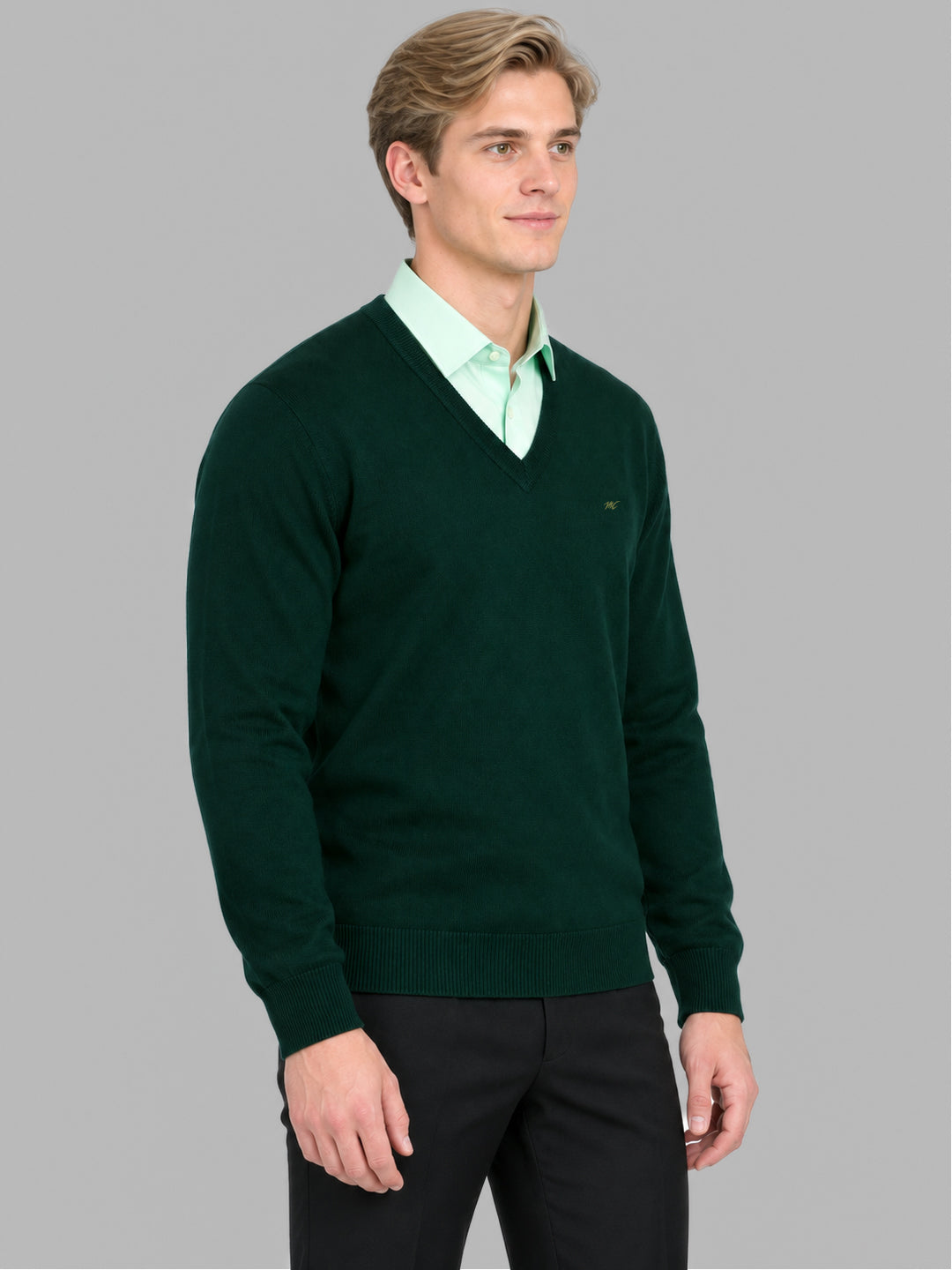 Men Bottle Green Solid V Neck Full Sleeve Pullover