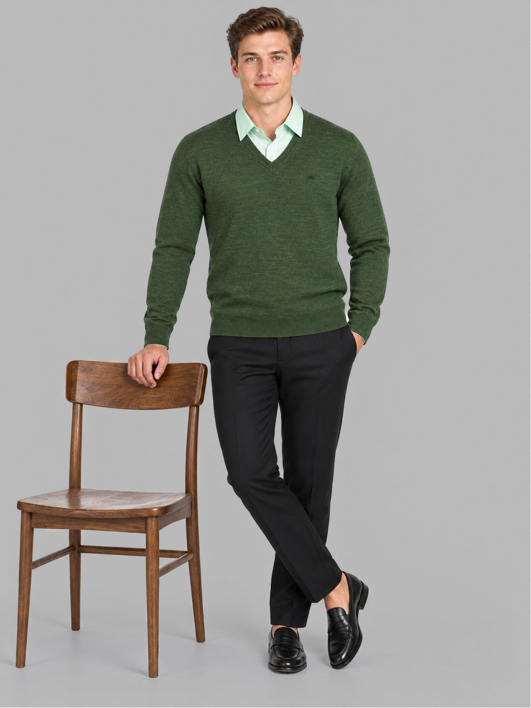 Men Green Solid V Neck Full Sleeve Pullover