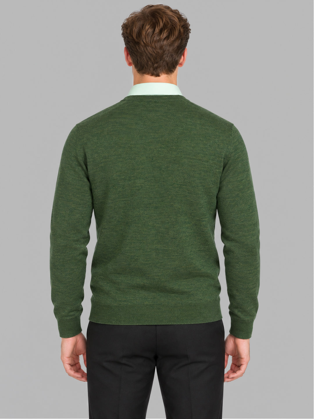 Men Green Solid V Neck Full Sleeve Pullover