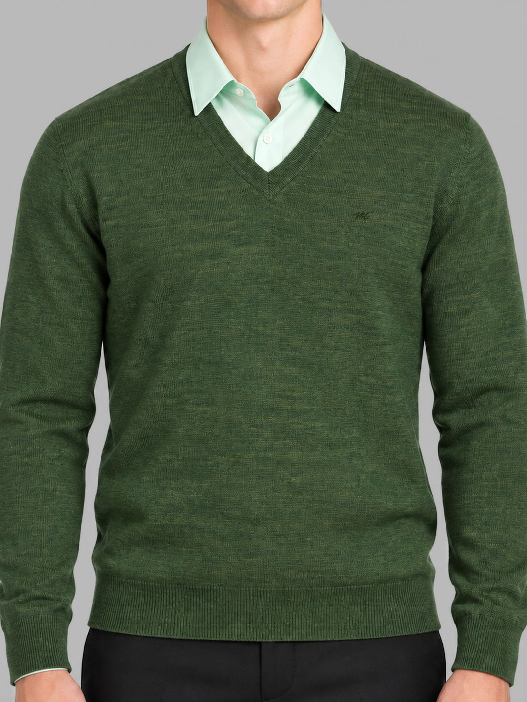 Men Green Solid V Neck Full Sleeve Pullover