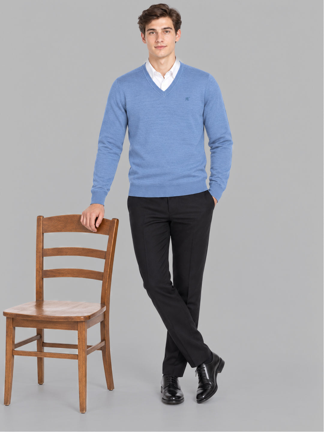 Men Blue Solid V Neck Full Sleeve Pullover