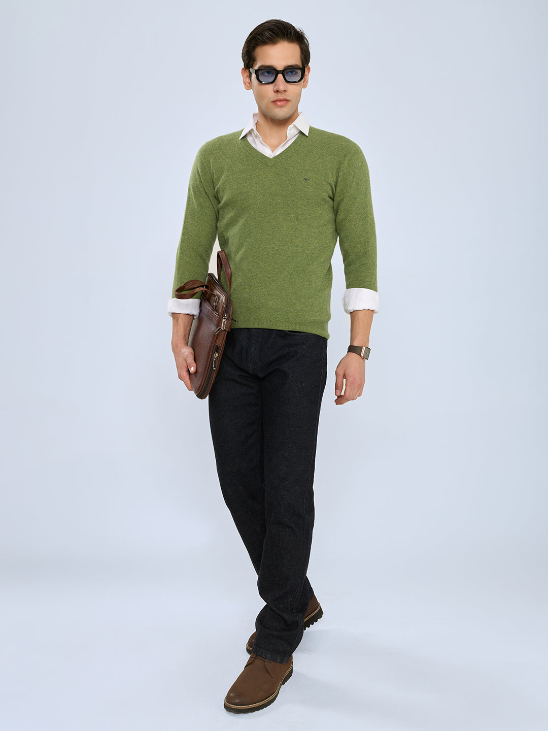 Men Green Solid V Neck Full Sleeve Pullover