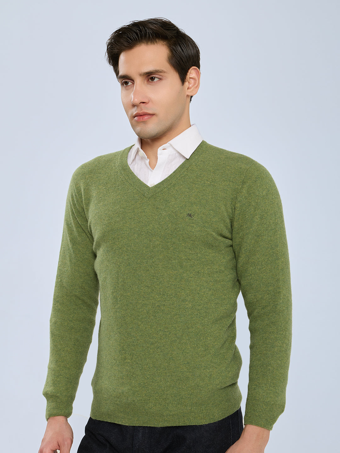 Men Green Solid V Neck Full Sleeve Pullover