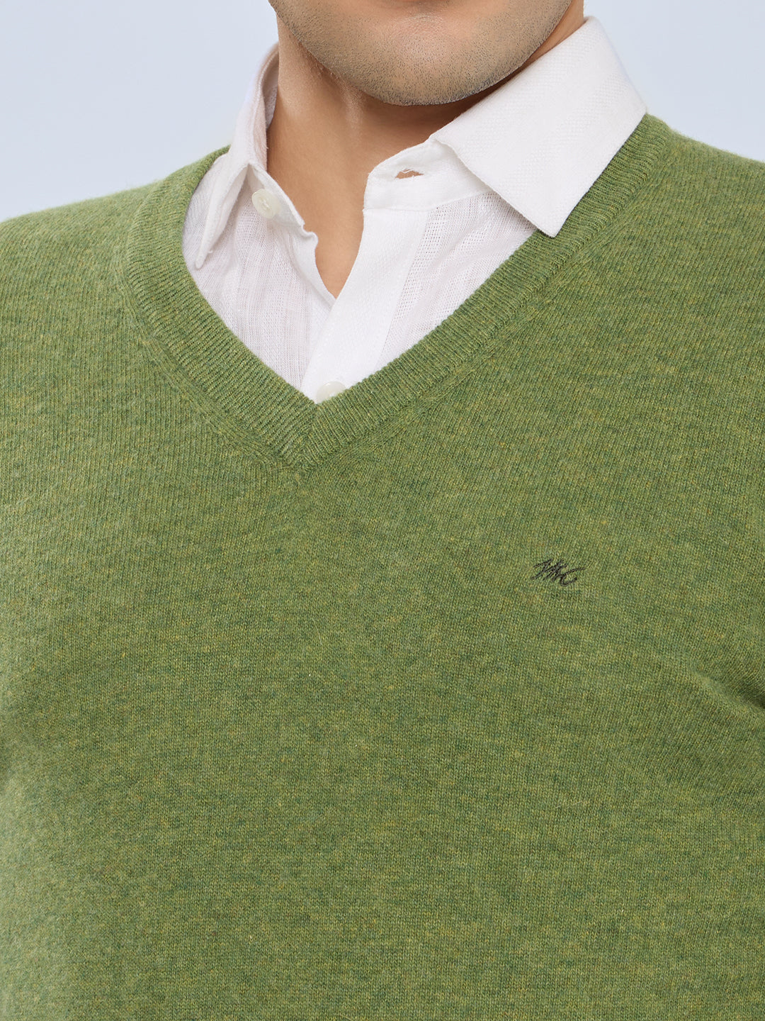 Men Green Solid V Neck Full Sleeve Pullover
