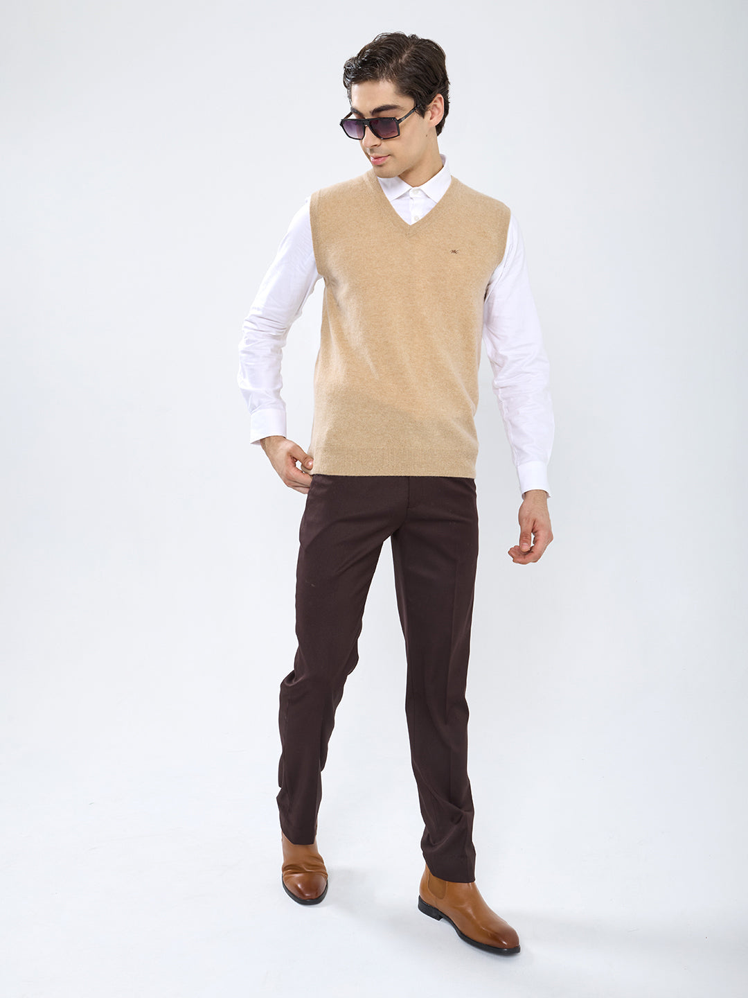 Men Camel Brown Solid V Neck Sleeveless Sweater