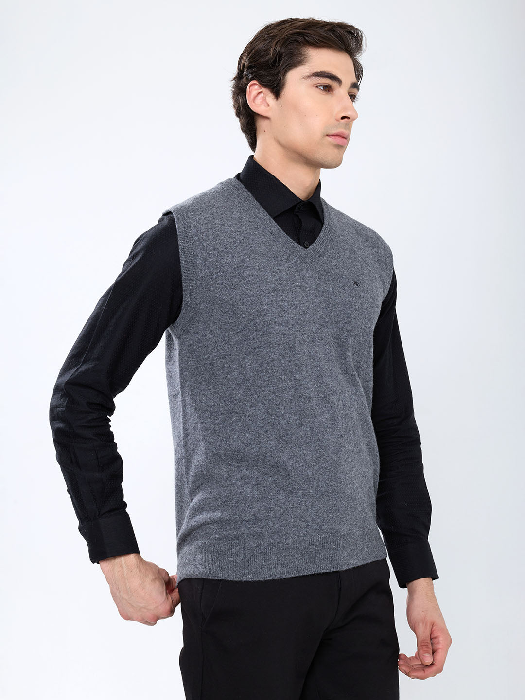 Men Grey Solid V Neck Sleeveless Sweater