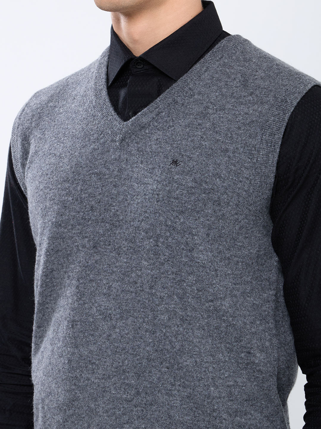 Men Grey Solid V Neck Sleeveless Sweater
